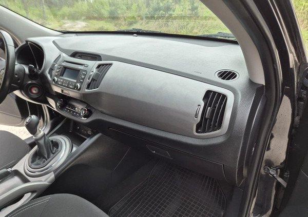 Kia Sportage cena 49900 przebieg: 180000, rok produkcji 2015 z Białobrzegi małe 497
